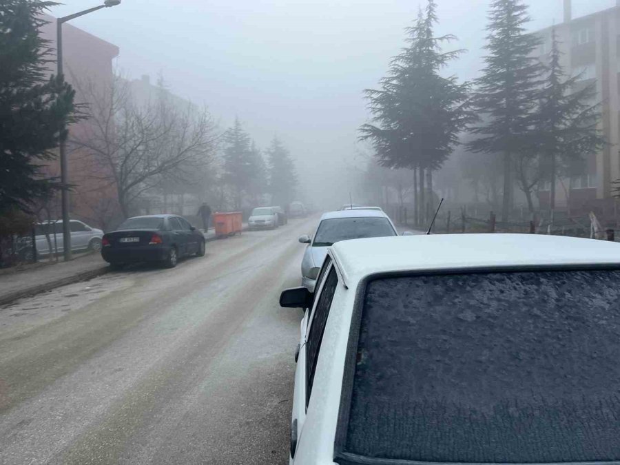 Eskişehir Güne Yoğun Sisle Başladı
