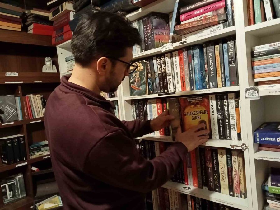 Genç Nesil Sahaflara Yön Veriyor