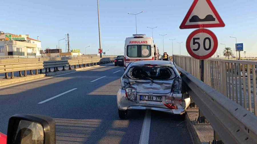 Beton Mikseri Otomobile Arkadan Çarptı: 2 Yaralı