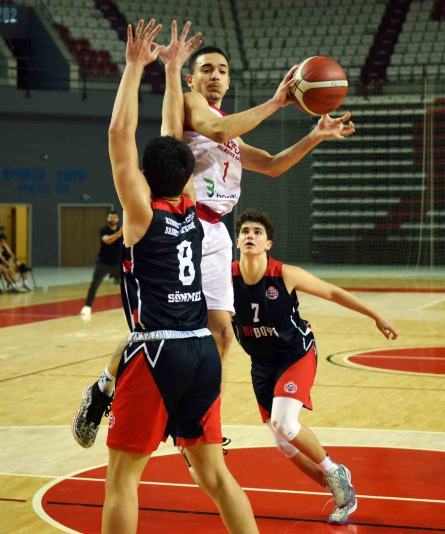 Kepez’in Genç Basketçileri Yarı Finalde