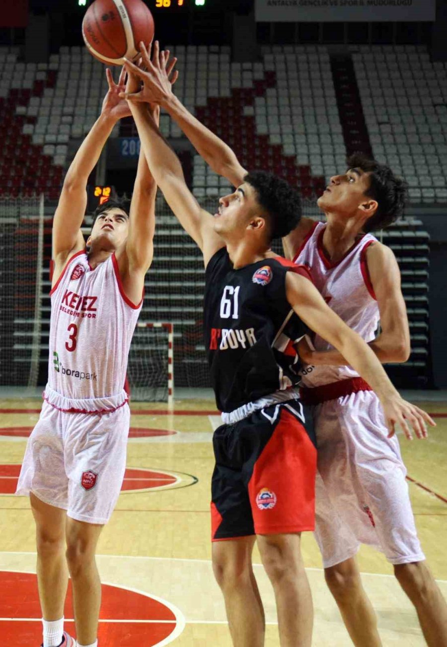 Kepez’in Genç Basketçileri Yarı Finalde