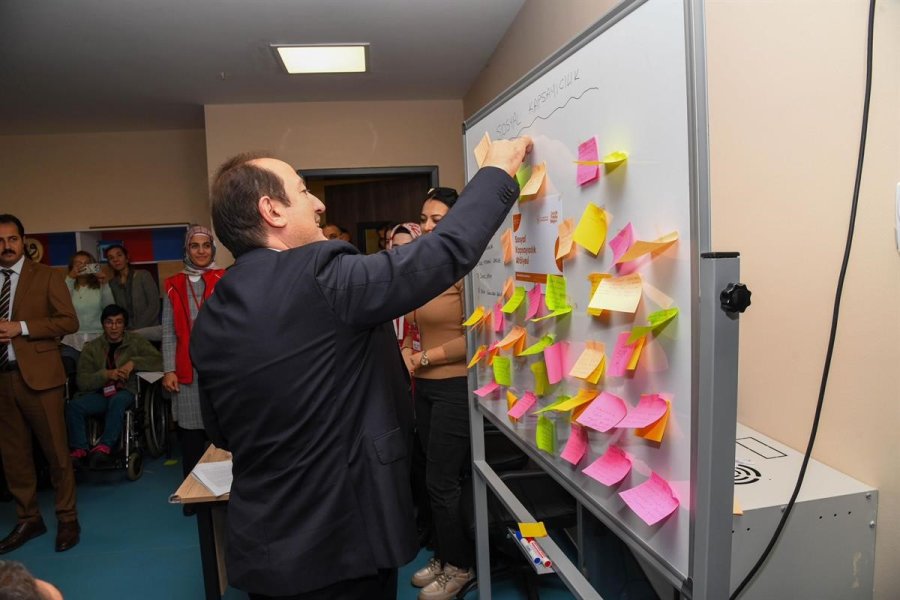 Vali Pehlivan: "çalıştaydaki Temel Gaye Gençlerimizin Gelişim Süreçlerine Katkı Sağlamaktır"