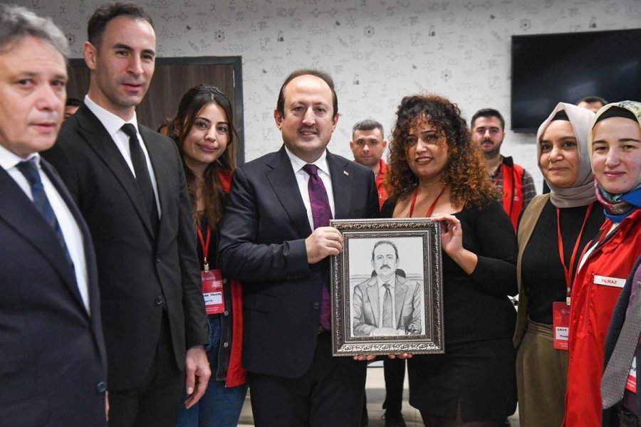 Vali Pehlivan: "çalıştaydaki Temel Gaye Gençlerimizin Gelişim Süreçlerine Katkı Sağlamaktır"