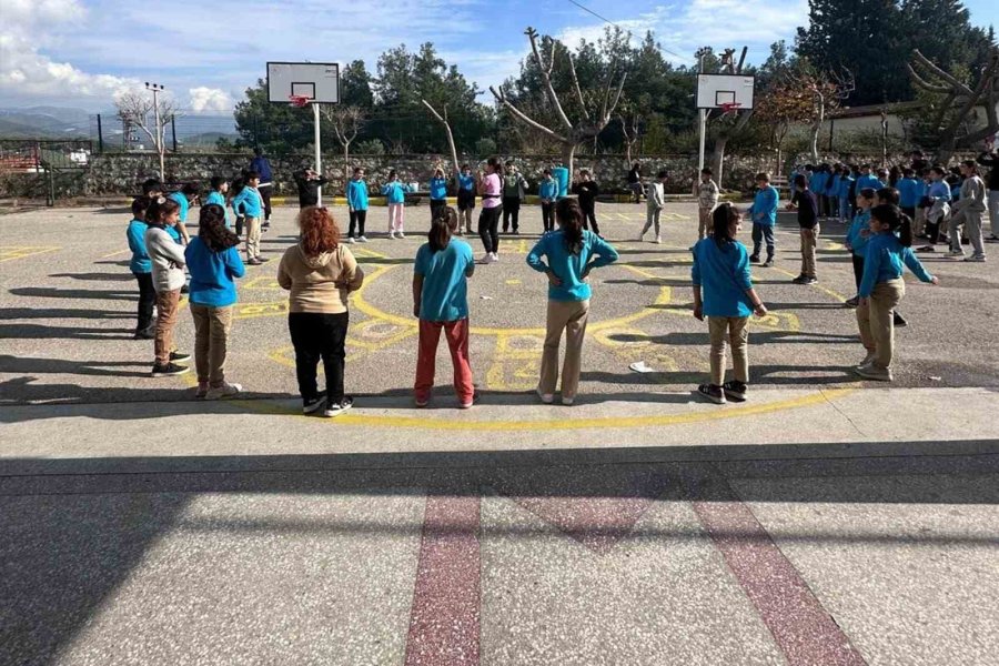 Alkü Öğrencilerinden Yürek Isıtan İyilik