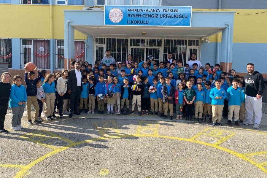 Alkü Öğrencilerinden Yürek Isıtan İyilik