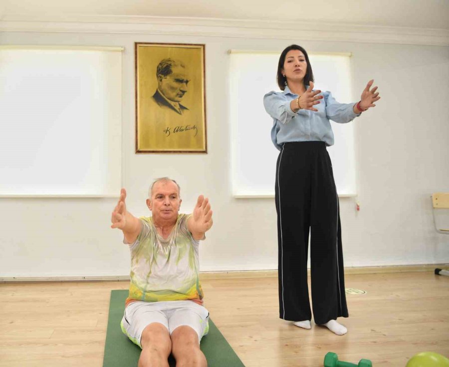 Geçirdiği Felç Sonrası Düzenli Sporla Ayağa Kalktı