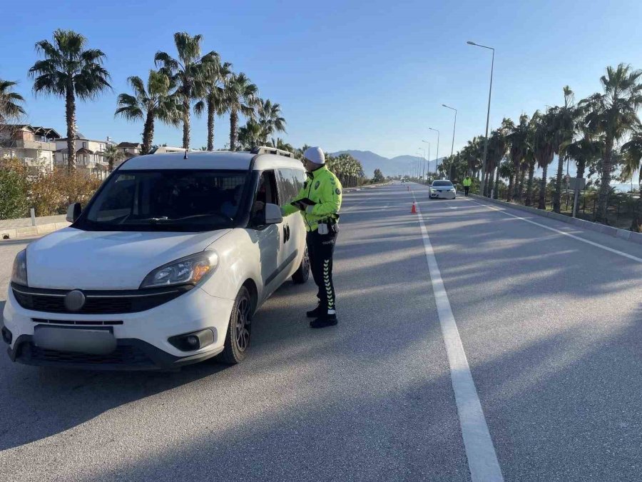 Antalya’da Son 1 Haftada 16 Bin 687 Araç Ve Sürücüye Ceza Kesildi