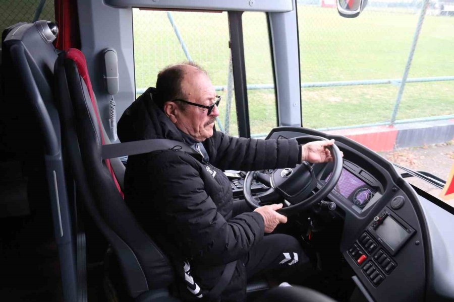 Eskişehirspor’un Yıllardır Değişmeyen ‘kaptanı’, Takımını Hiç Yarı Yolda Bırakmadı