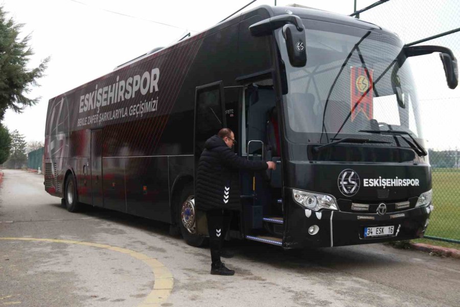 Eskişehirspor’un Yıllardır Değişmeyen ‘kaptanı’, Takımını Hiç Yarı Yolda Bırakmadı