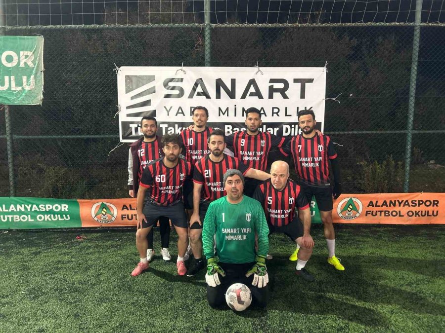 Kurumlar Arası Futbol Turnuvası’nda Şampiyon Manavgat Devlet Hastanesi Oldu