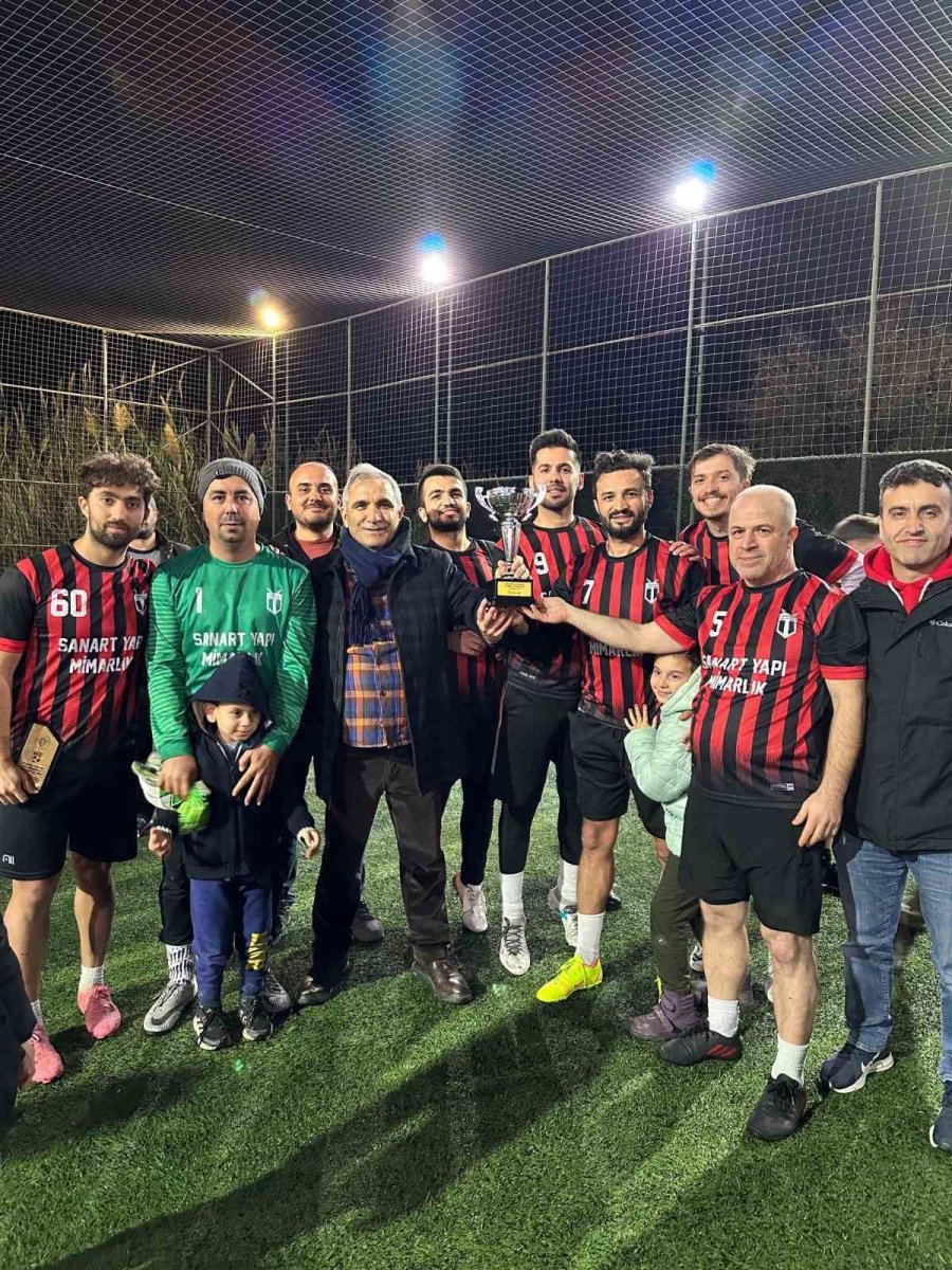 Kurumlar Arası Futbol Turnuvası’nda Şampiyon Manavgat Devlet Hastanesi Oldu