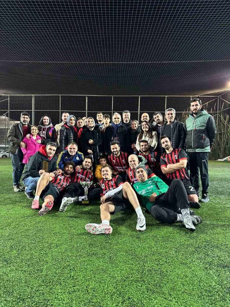 Kurumlar Arası Futbol Turnuvası’nda Şampiyon Manavgat Devlet Hastanesi Oldu