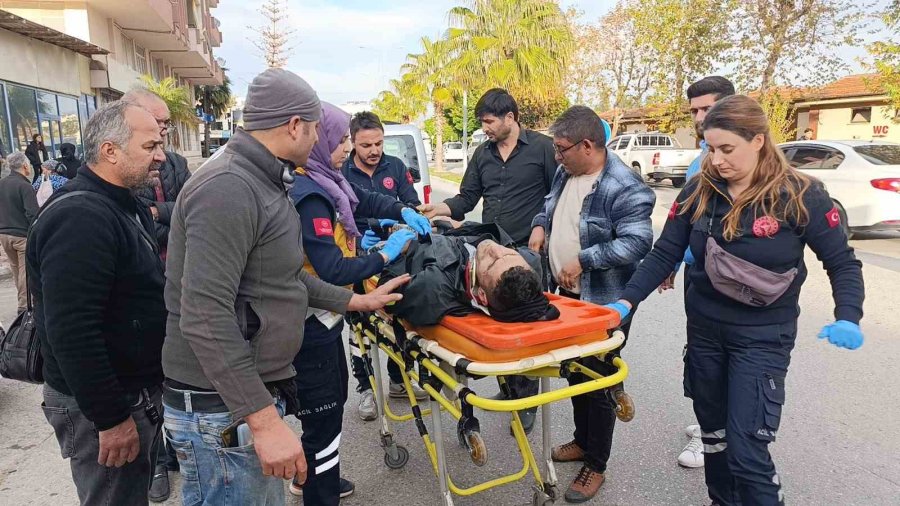 İki Araçla Birden Çarpışan Motosiklet Sürücüsü Ölümden Döndü