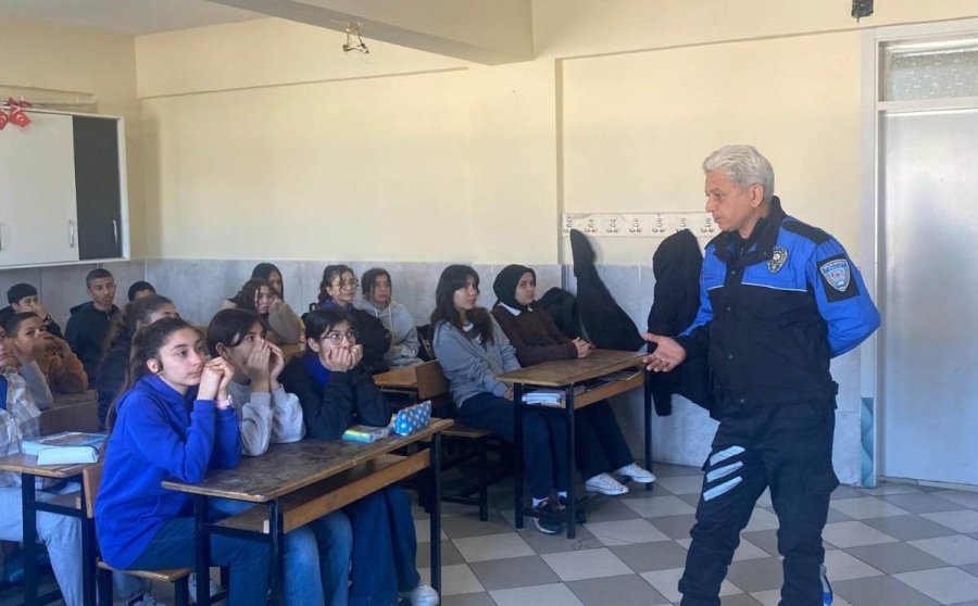 Öğrenciler Dolandırıcılık Olaylarına Karşı Bilgilendirildi