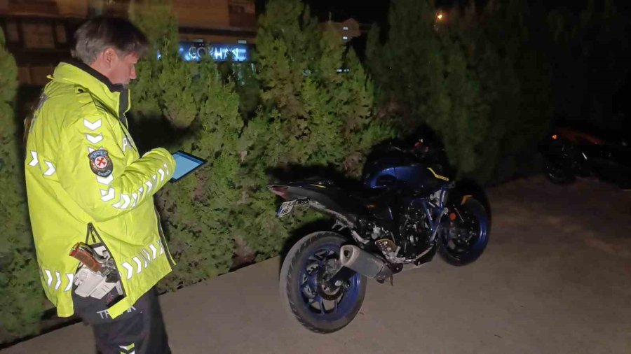 Kullandığı Motosikletle Sürüklenip Ölümden Döndü, Acıyla Feryat Etti