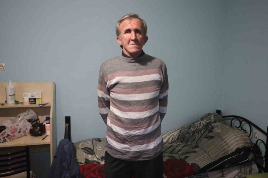 Eşi Evi Terk Edince Düzeni Bozulan Baba, Evlatlarını Aynı Çatı Altında Kavuşturmak İstiyor