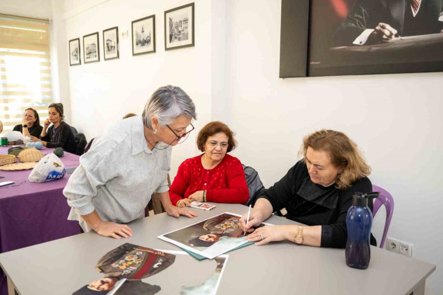 Kadınlar El İşi Kurslarında Yeteneklerini Keşfediyor