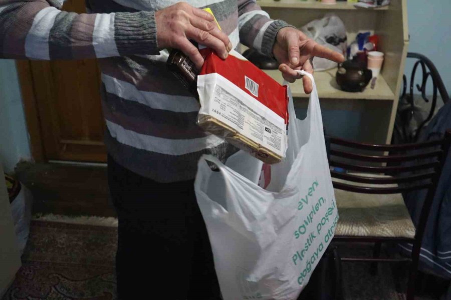 Eşi Evi Terk Edince Düzeni Bozulan Baba, Evlatlarını Aynı Çatı Altında Kavuşturmak İstiyor