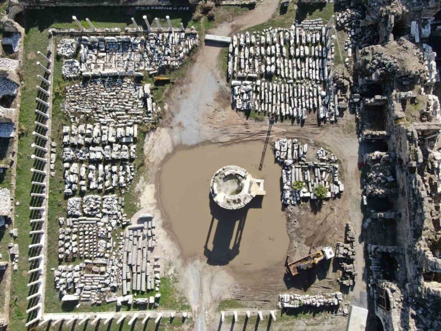 Manavgat Ta Dün Yaşanan Sel Felaketinin Yaraları Sarılmaya Başladı