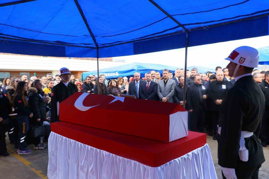 Helikopter Kazasında Hayatını Kaybeden 3 Kişi İçin Tören Düzenlendi