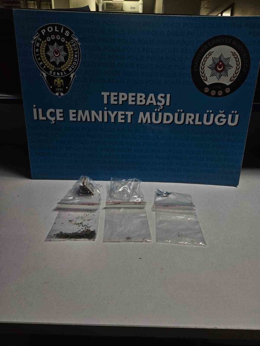 Bekçilerin Denetiminde Silah Ve Uyuşturucu Ele Geçirildi