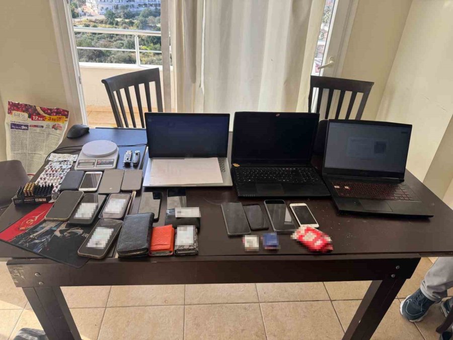 Dolandırıcılık Şebekesi Çökertildi: 6 Tutuklama