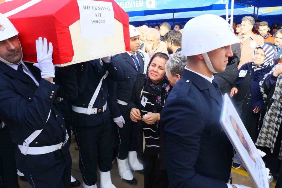 Helikopter Kazasında Hayatını Kaybeden 3 Kişi İçin Tören Düzenlendi