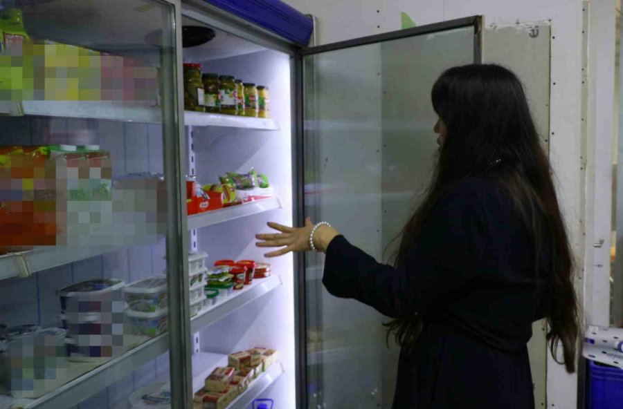 Müşteri Gibi Geldiler, Çilingir Sofrasını Bedavaya Getirdiler