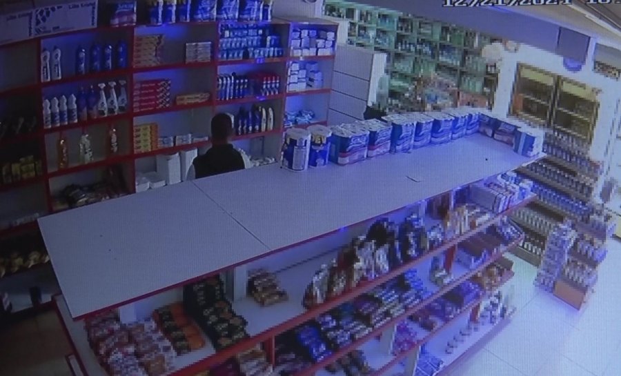 Müşteri Gibi Geldiler, Çilingir Sofrasını Bedavaya Getirdiler