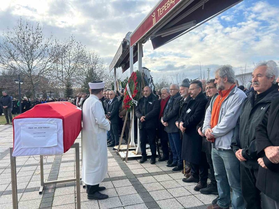 Prof. Dr. Akın Turgut, Esogü’de Son Yolculuğuna Uğurlandı