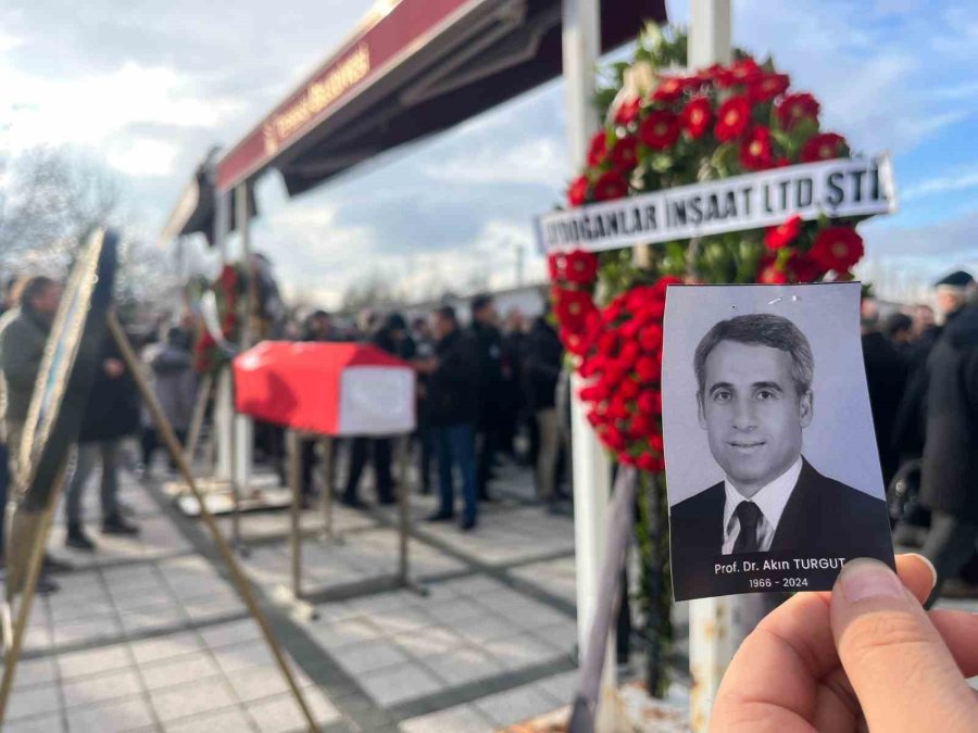 Prof. Dr. Akın Turgut, Esogü’de Son Yolculuğuna Uğurlandı