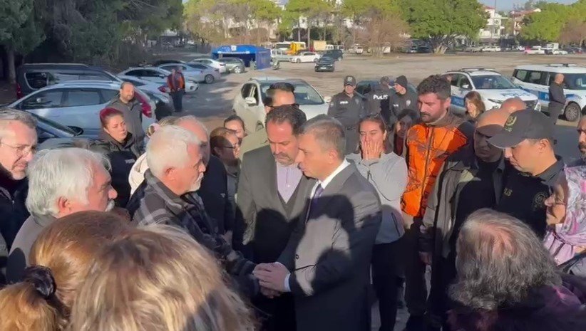 Antalya Valisi Falezlerdeki Arama Çalışması Hakkında Bilgi Aldı, Gencin Ailesiyle Görüştü