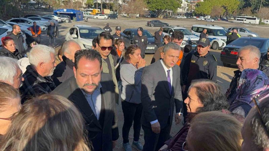 Antalya Valisi Falezlerdeki Arama Çalışması Hakkında Bilgi Aldı, Gencin Ailesiyle Görüştü