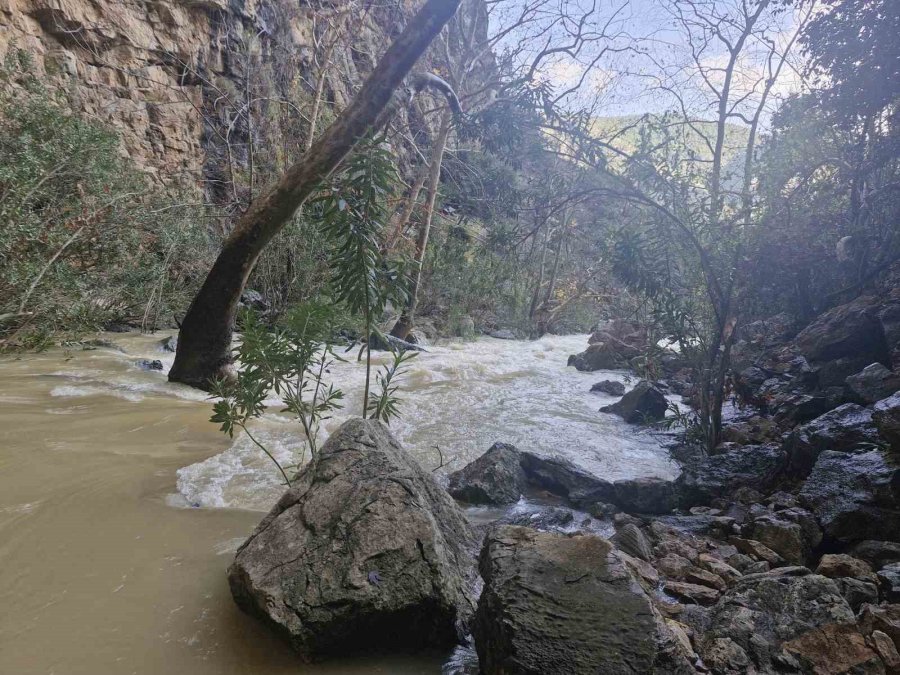 Türkiye’nin En Büyük Yer Altı Gölünde Su Seviyesi Yükseldi, İçeriye Giriş Yasaklandı