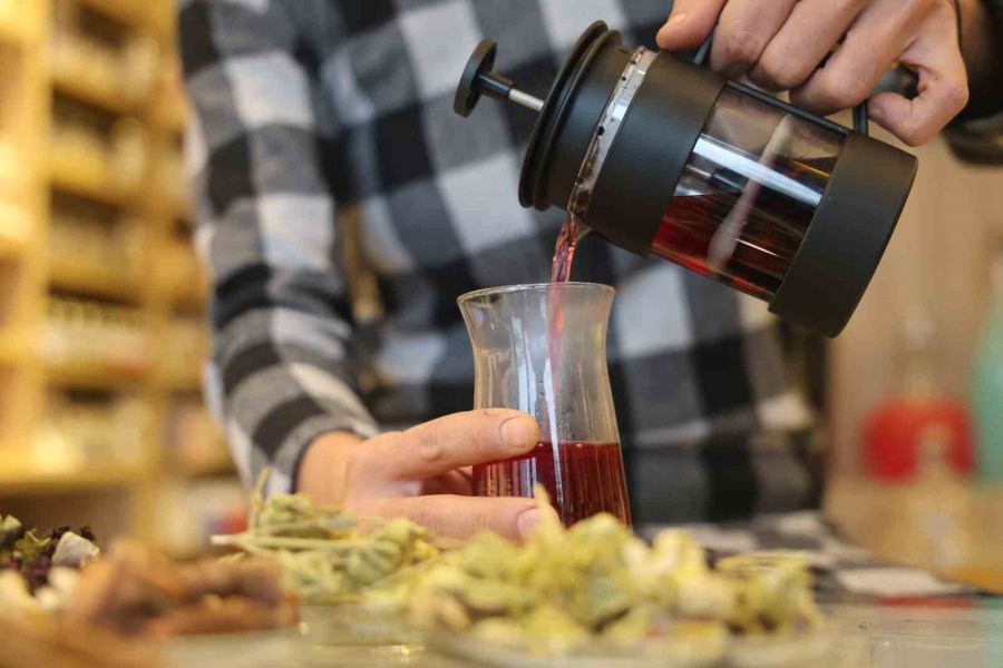 Kış Aylarında Vücut Direncini Artırmak İçin Kış Çayı Önerisi