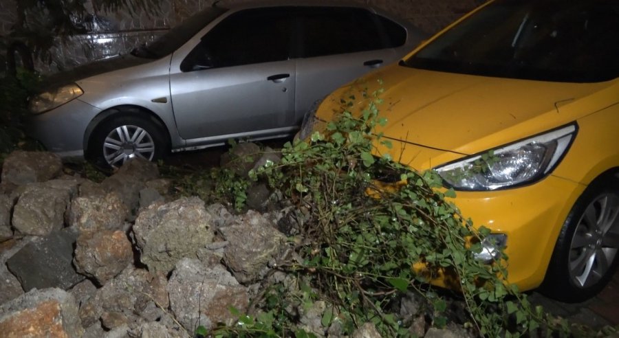 Alanya’da Yağış Sonrası İstinat Duvarı Çöktü