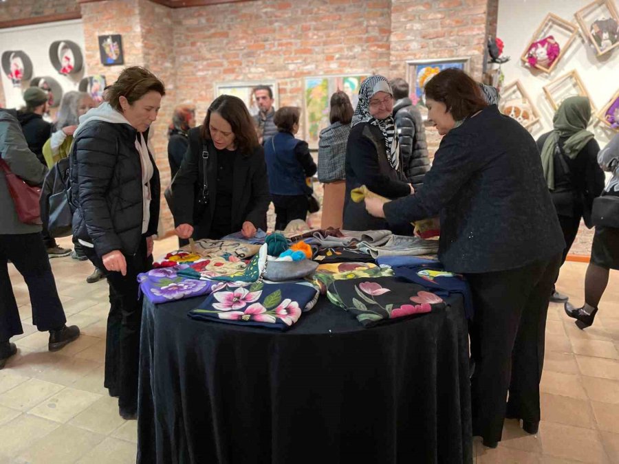 ‘keçelerin Dansı’ Sergisi Dikkat Çekti