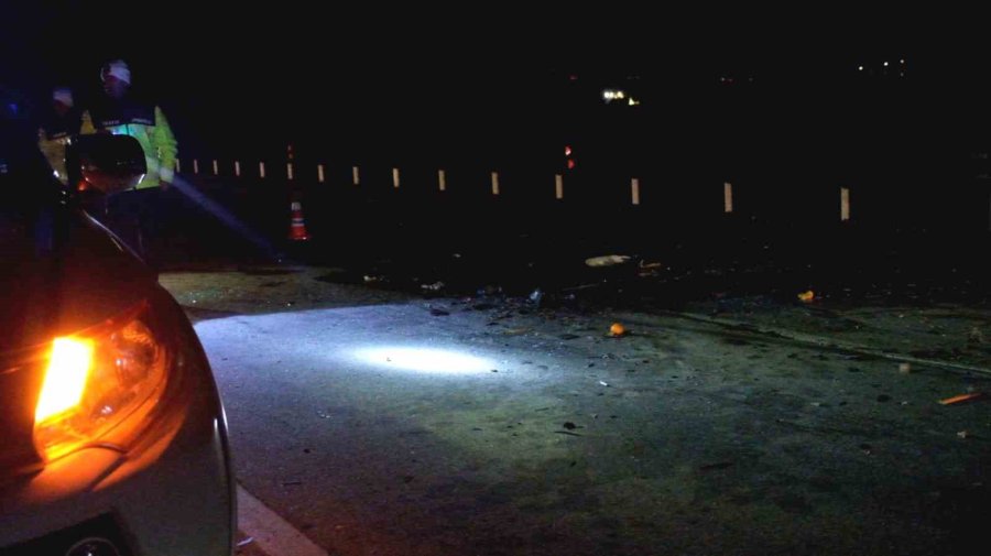 Mersin’de Kamyonetle Otomobil Çarpıştı: 7 Yaralı