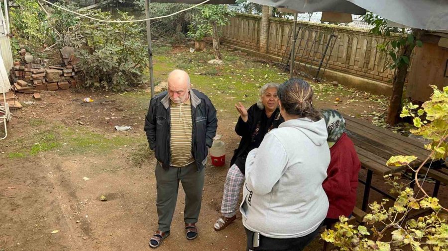 Dumanlar Arasında Kalan Yaşlı Kadına İtfaiye Nefes Oldu