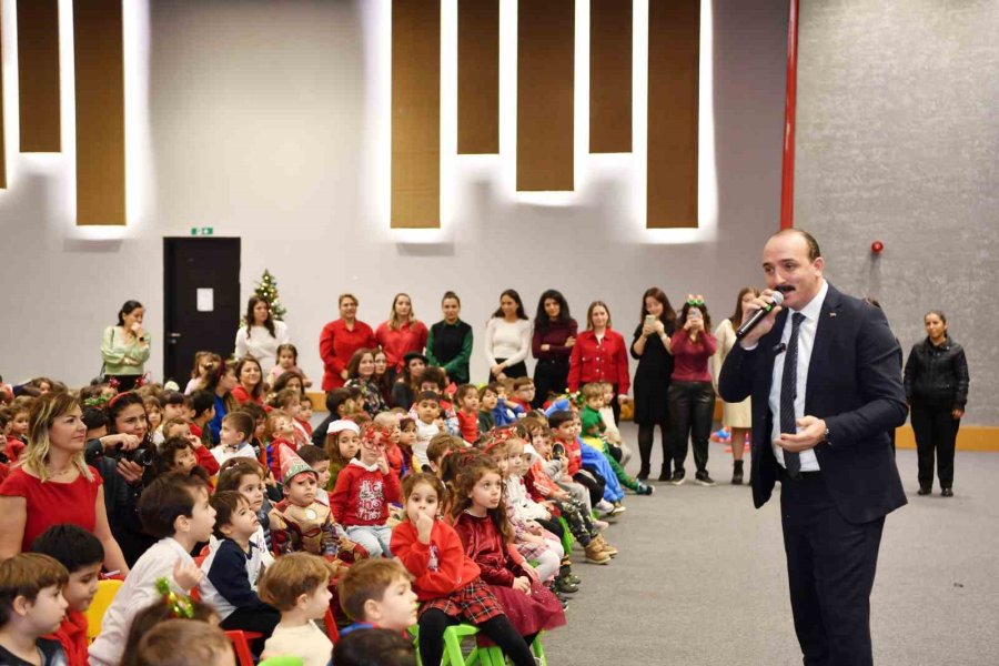 Konyaaltı Belediyesi’nden Miniklere Özel Eğlence