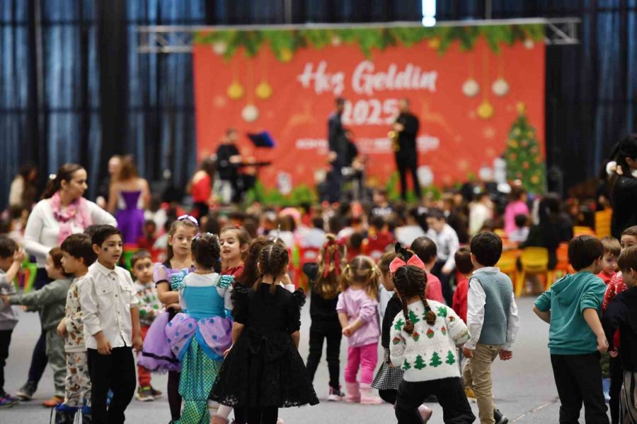 Konyaaltı Belediyesi’nden Miniklere Özel Eğlence