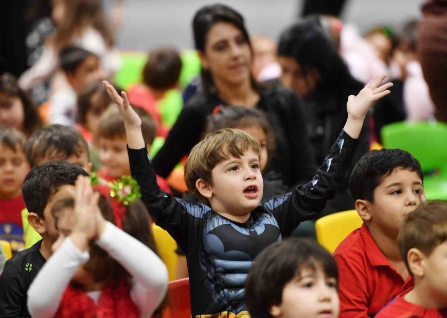 Konyaaltı Belediyesi’nden Miniklere Özel Eğlence