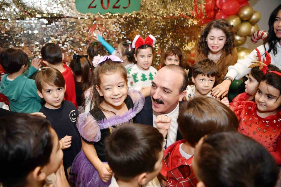 Konyaaltı Belediyesi’nden Miniklere Özel Eğlence