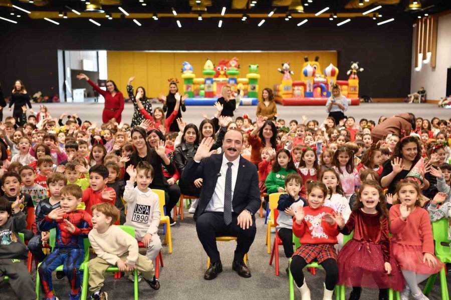 Konyaaltı Belediyesi’nden Miniklere Özel Eğlence