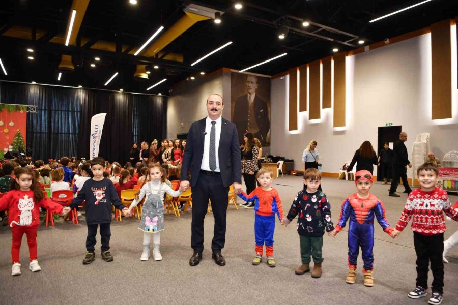 Konyaaltı Belediyesi’nden Miniklere Özel Eğlence