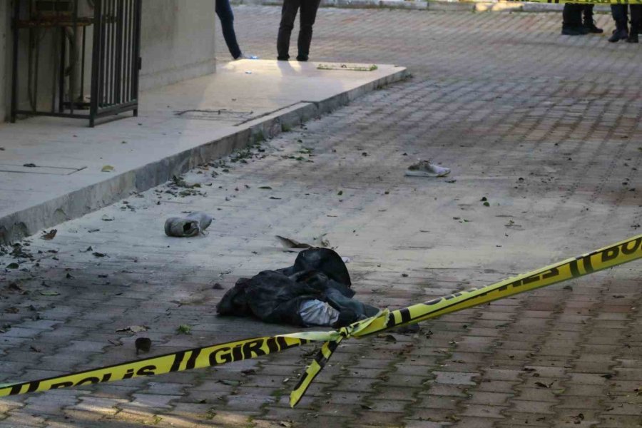 Antalya’da Eski Eş Faciası: 20 Gün Önce Boşandığı Karısını Üzerine Benzin Dökerek Yaktı