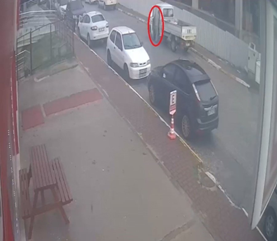 Damadının Eczanesine Av Tüfeğiyle Saldıran Kayınpeder: "kızımı Darp Ediyordu"