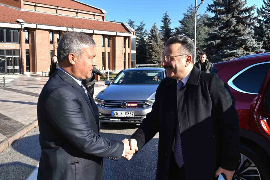 Vali Aksoy’dan Anadolu Üniversite Rektörüne Ziyaret