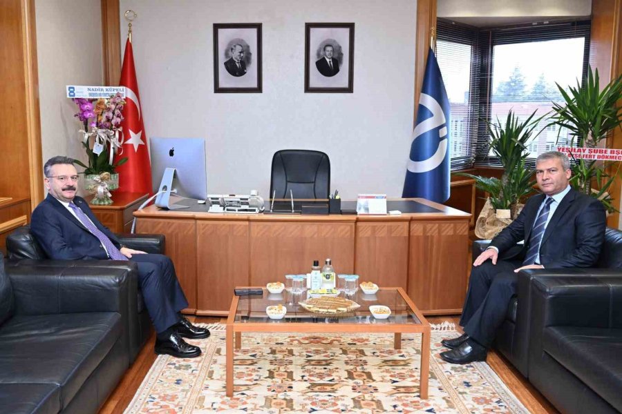 Vali Aksoy’dan Anadolu Üniversite Rektörüne Ziyaret