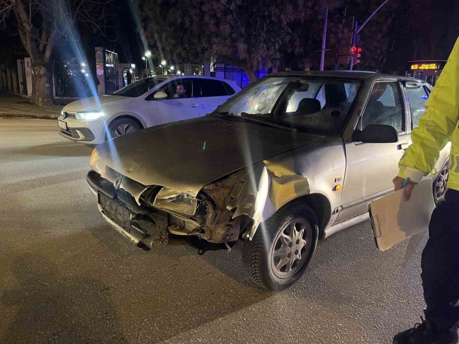 Hatalı Dönüş Yapan Otomobille Elektrikli Bisiklet Çarpıştı